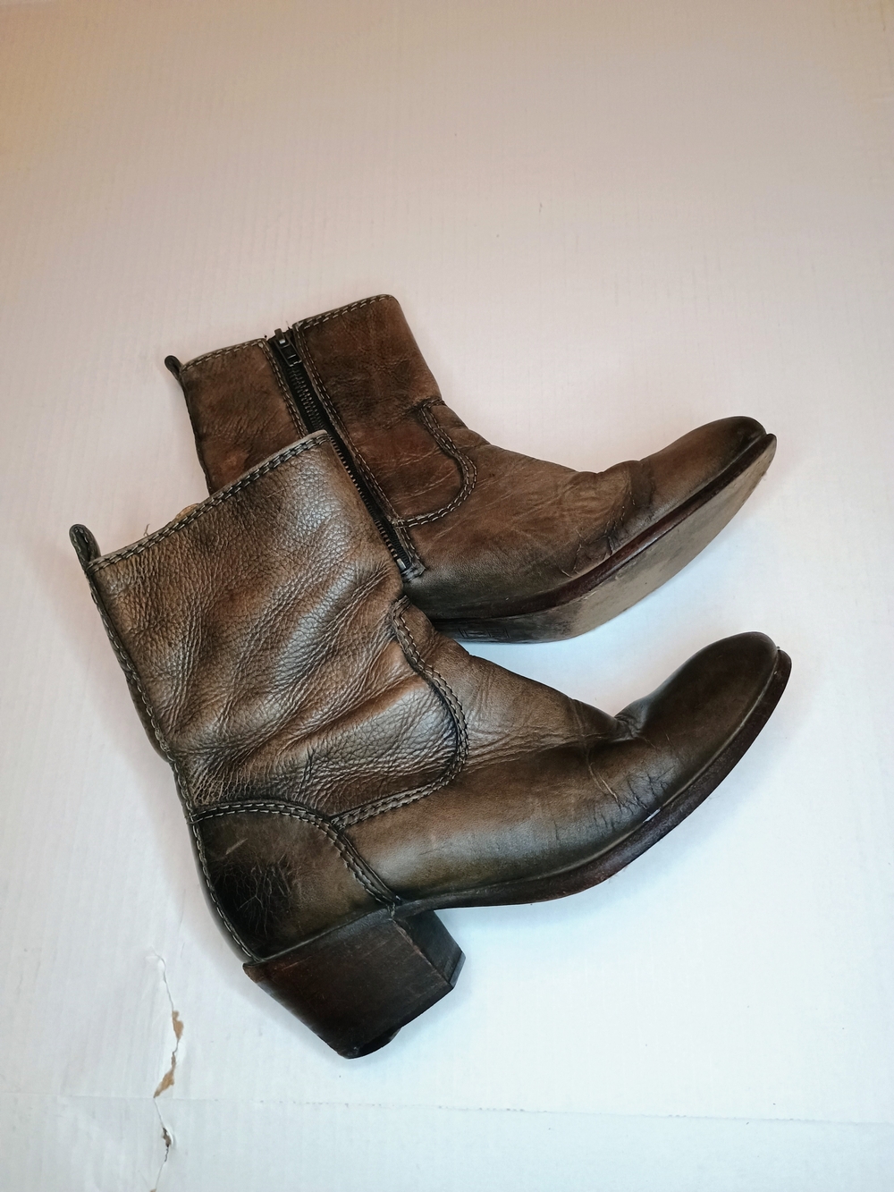 Frye Moto Women's Gray Leather Ankle Boots - Classic Zip Side Size 6